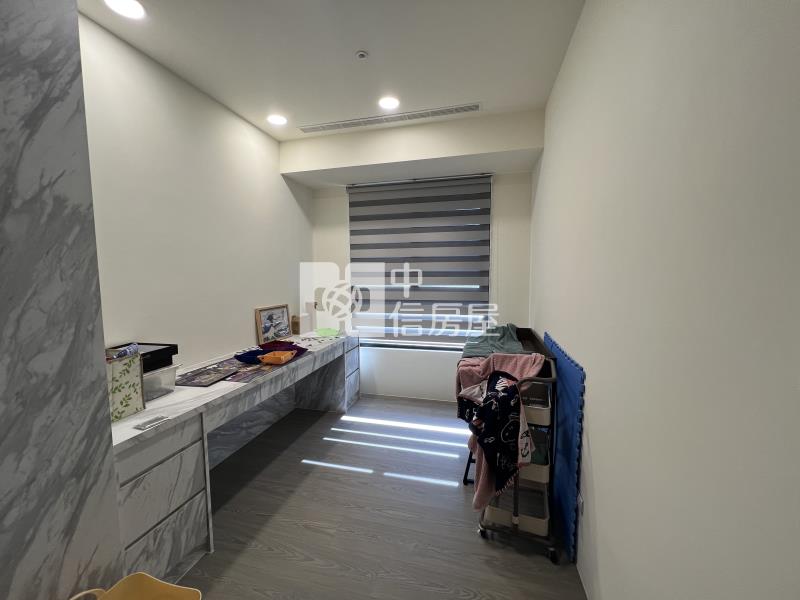 國雄文心一號三房平車房屋室內格局與周邊環境