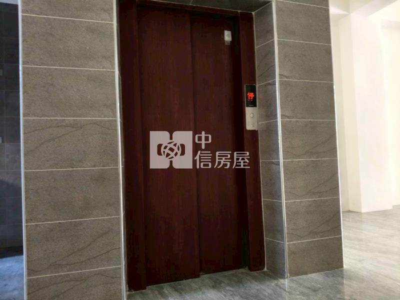 南投八卦路旁車庫別墅房屋室內格局與周邊環境