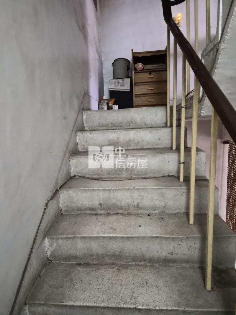 (專)近東區難得精品房前後庭院花園傳統透天房屋室內格局與周邊環境