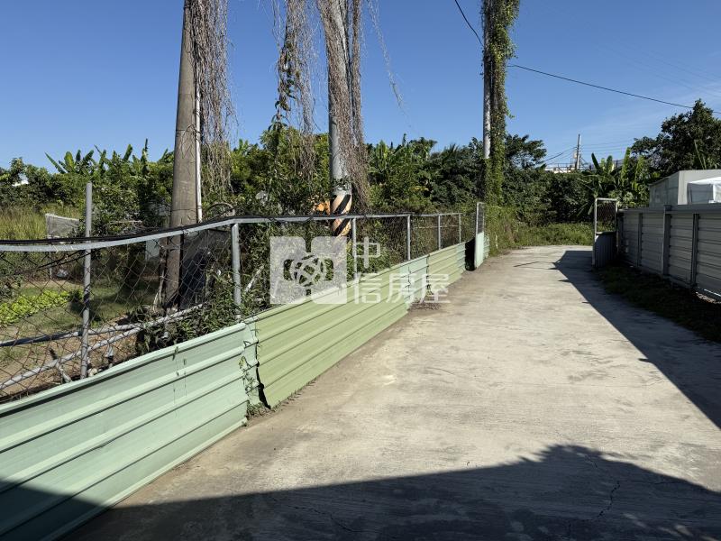 鳳山公園用地已搭鐵皮屋房屋室內格局與周邊環境