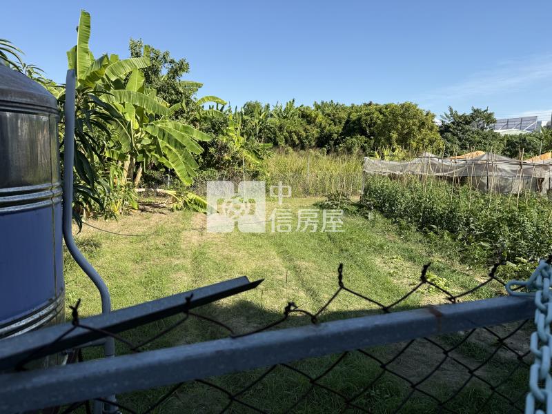 鳳山公園用地已搭鐵皮屋房屋室內格局與周邊環境