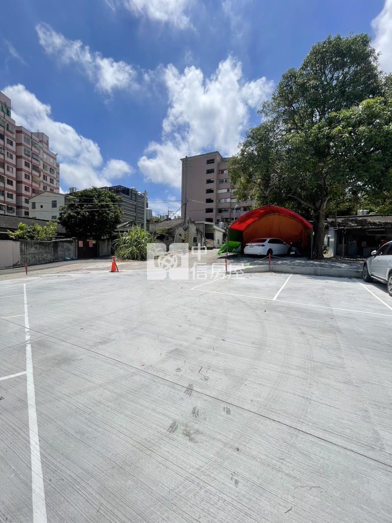 專任臨路需整理邊間平房房屋室內格局與周邊環境