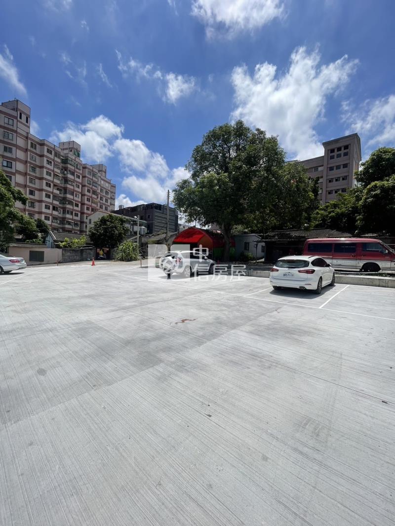 專任臨路需整理邊間平房房屋室內格局與周邊環境