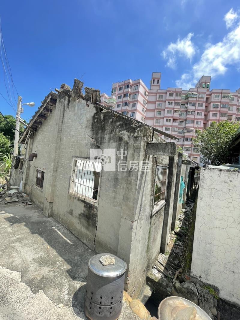 專任臨路需整理邊間平房房屋室內格局與周邊環境