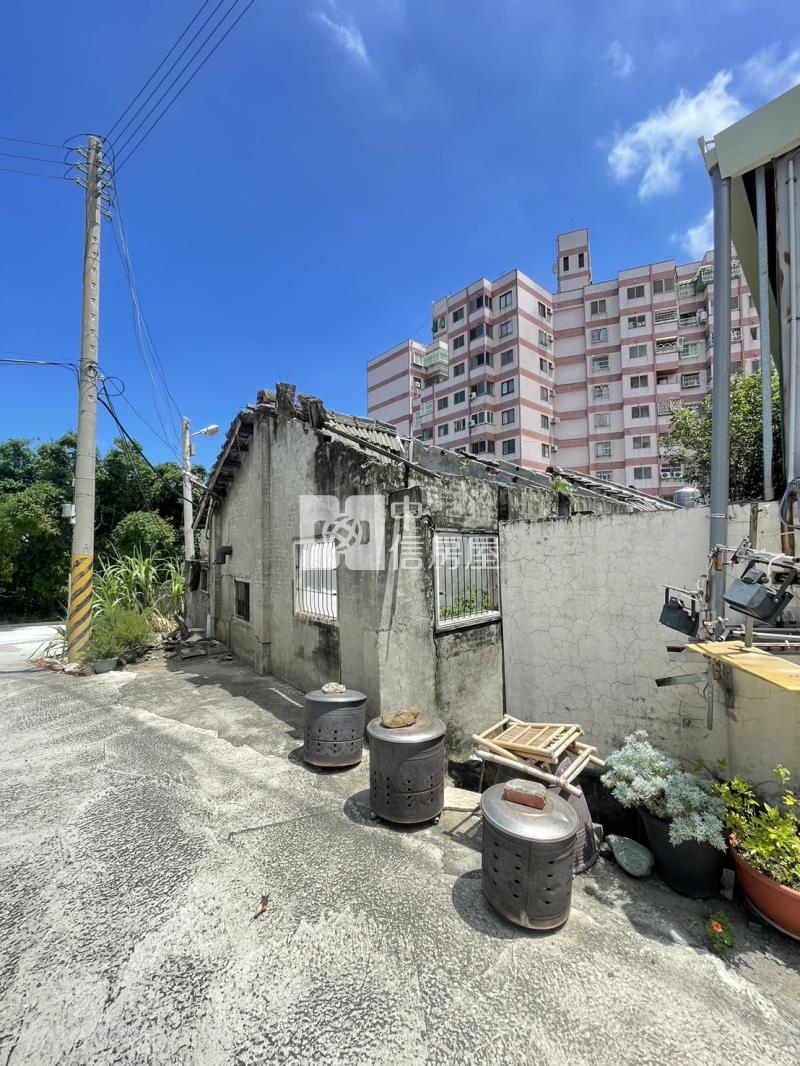 專任臨路需整理邊間平房房屋室內格局與周邊環境