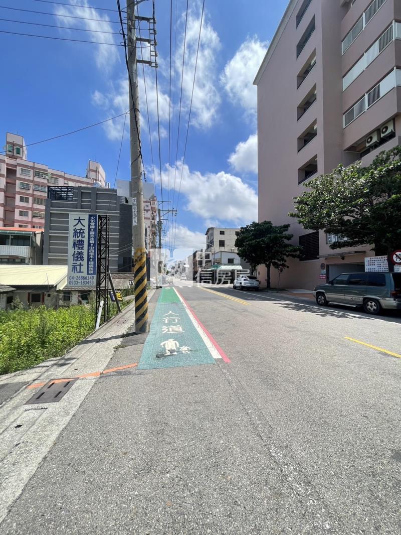 專任臨路需整理邊間平房房屋室內格局與周邊環境