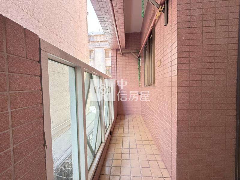 西區忠孝國小採光美三房平車（專任）房屋室內格局與周邊環境