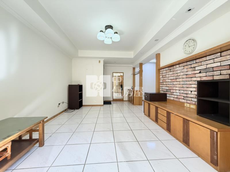 西區忠孝國小採光美三房平車（專任）房屋室內格局與周邊環境