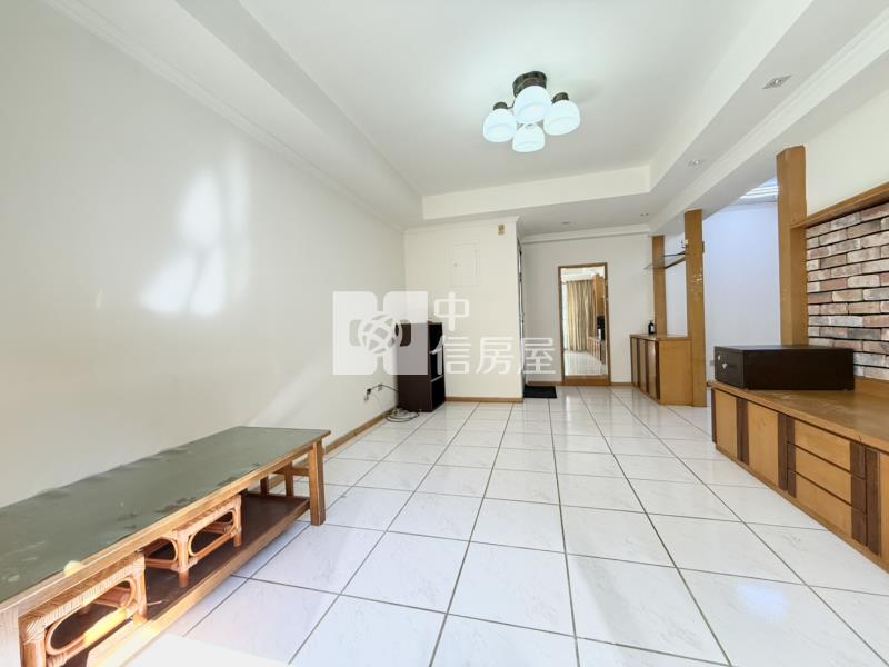 西區忠孝國小採光美三房平車（專任）房屋室內格局與周邊環境