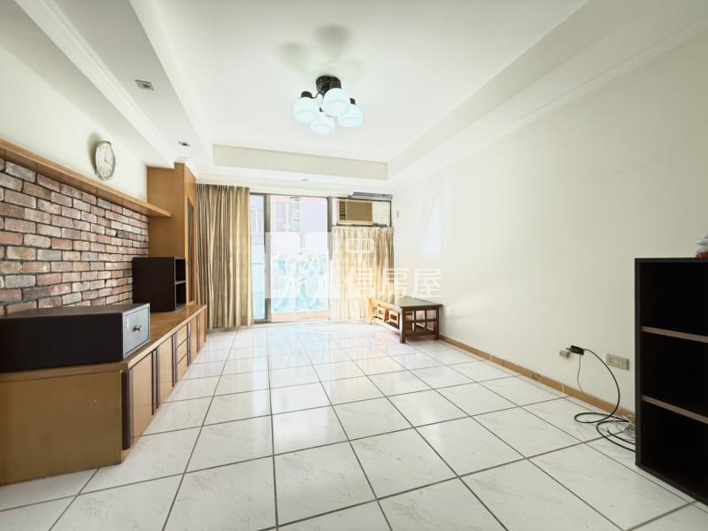 西區忠孝國小採光美三房平車（專任）房屋室內格局與周邊環境