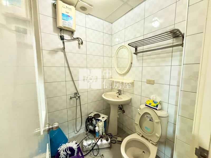 東海收租透套雙店面收租聖品房屋室內格局與周邊環境