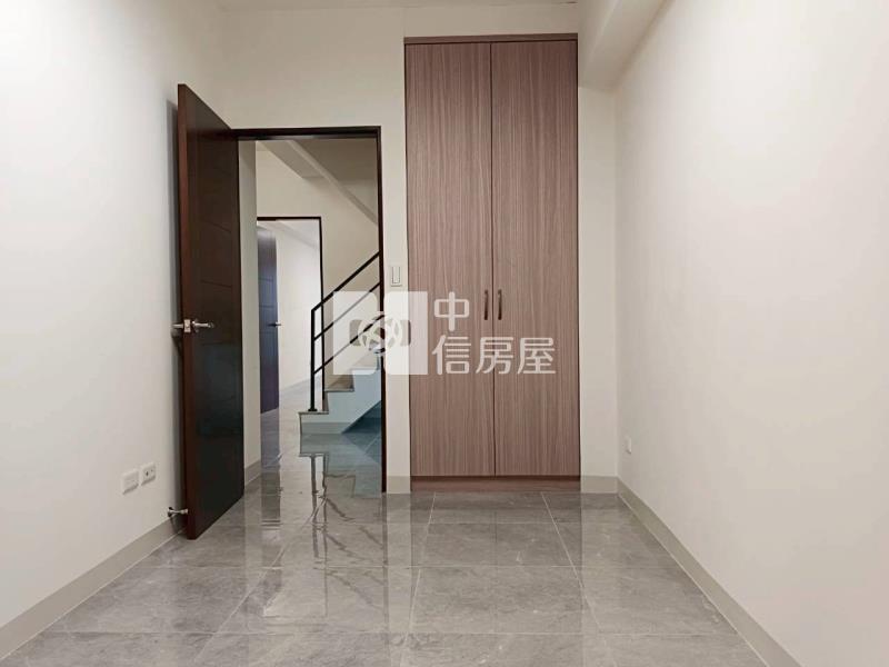 仁武全新大地坪車墅房屋室內格局與周邊環境