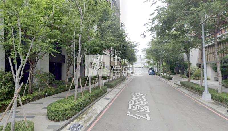 獨棟黃金店面房屋室內格局與周邊環境