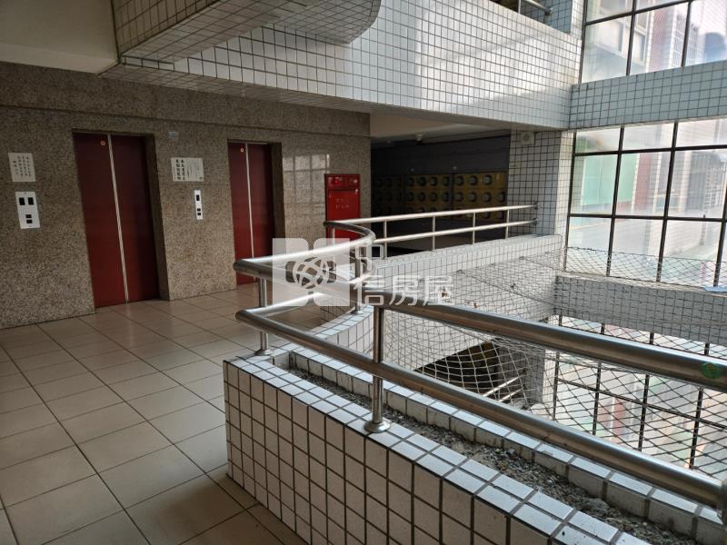 中原商圈電梯大套房房屋室內格局與周邊環境