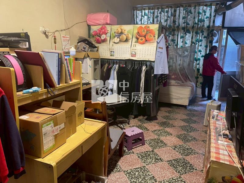 近火車站大地坪透店房屋室內格局與周邊環境