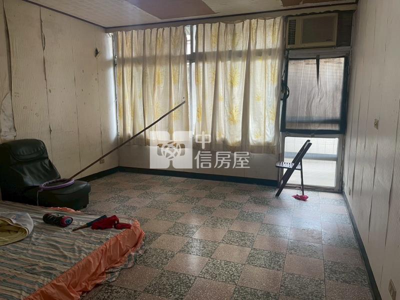 近火車站大地坪透店房屋室內格局與周邊環境