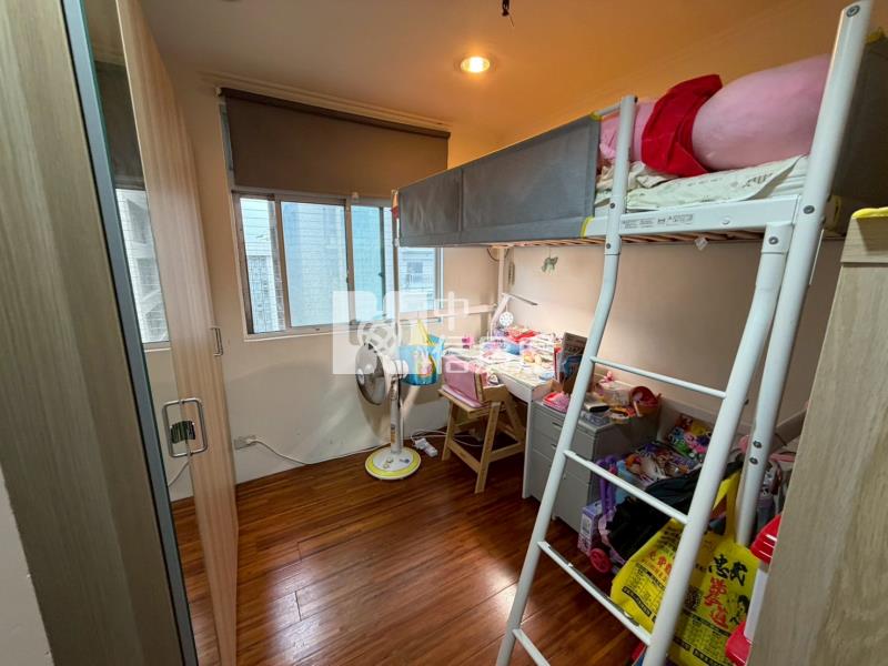 SOGO商圈裝潢美三房車位房屋室內格局與周邊環境