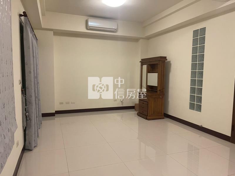 市區獨棟電梯別墅房屋室內格局與周邊環境