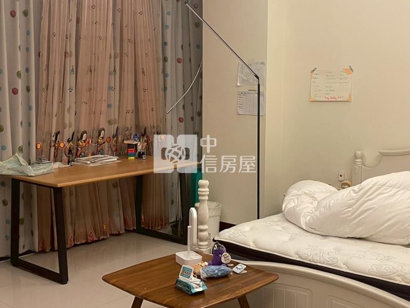 市區獨棟電梯別墅房屋室內格局與周邊環境