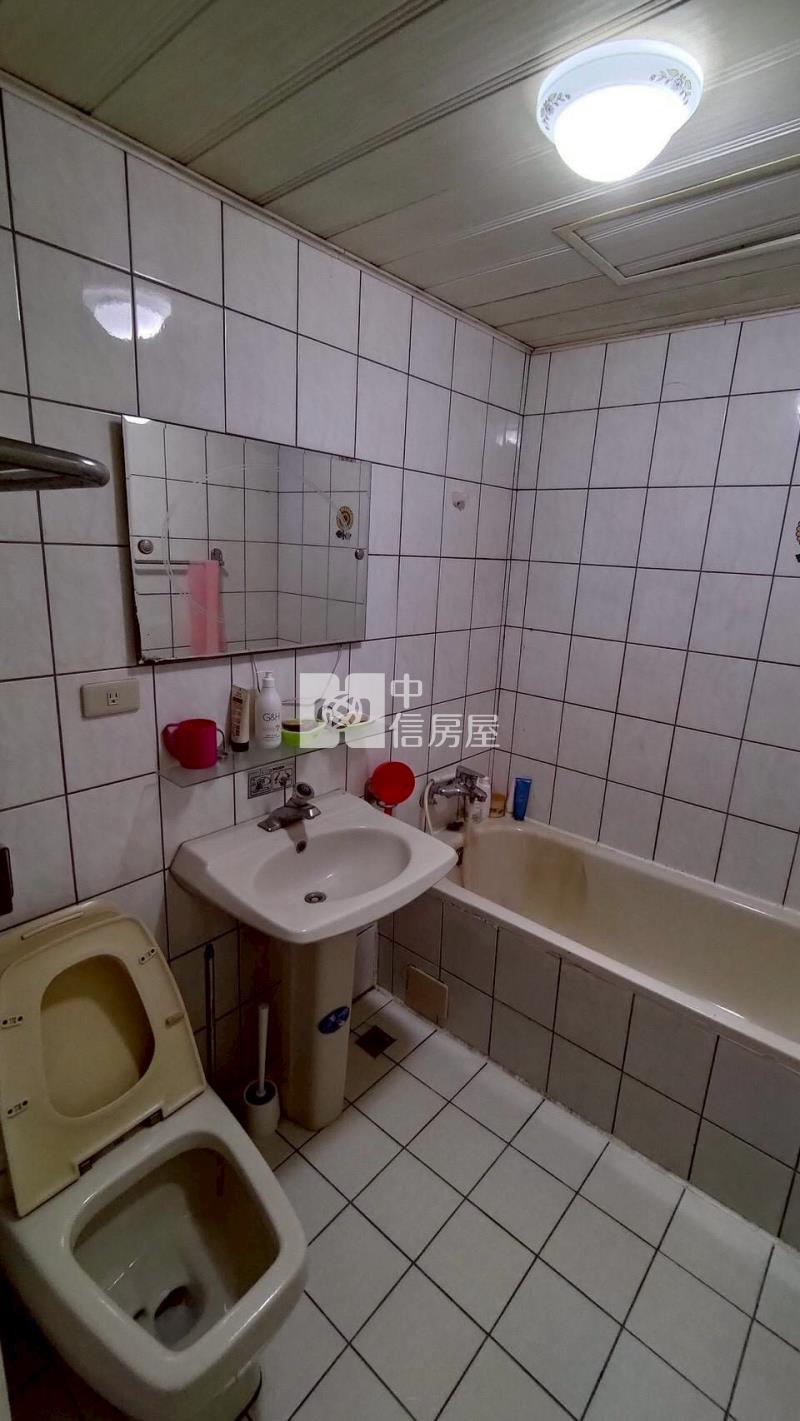 名流廣場三房車位房屋室內格局與周邊環境