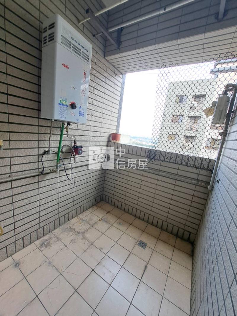 稀有新西華3房車房屋室內格局與周邊環境