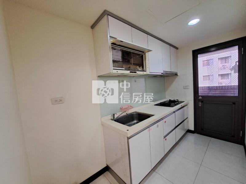 稀有新西華3房車房屋室內格局與周邊環境