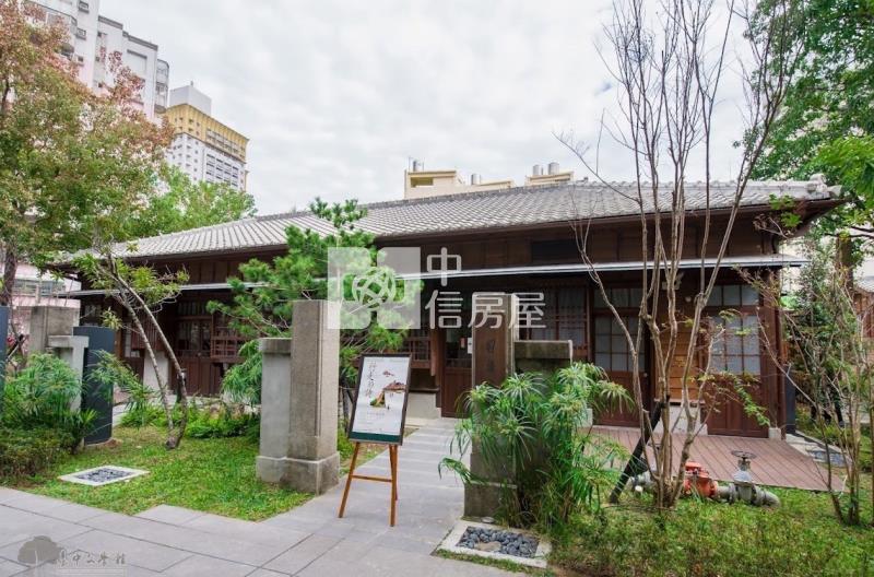 學區精裝視野戶美套房屋室內格局與周邊環境