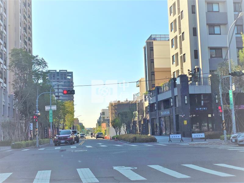 單元十二南興公園旁優質建地房屋室內格局與周邊環境