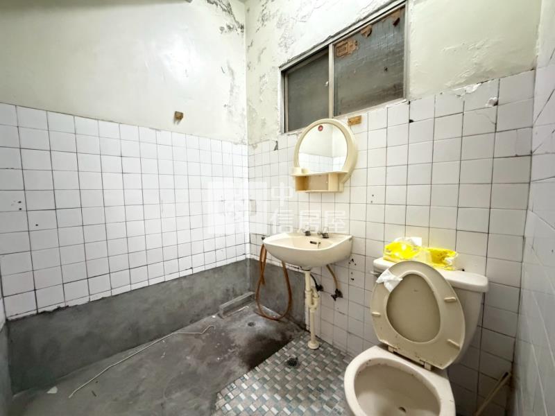 金世界透天房屋室內格局與周邊環境