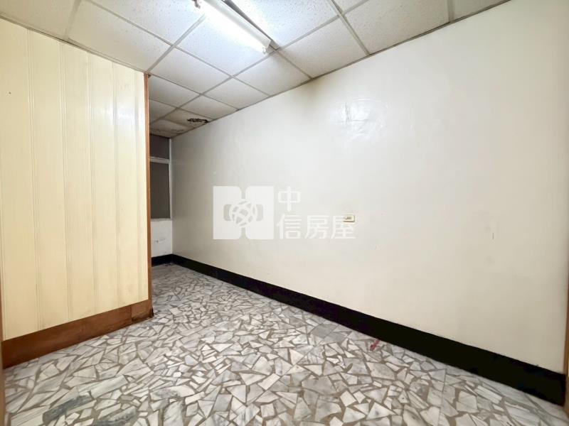 金世界透天房屋室內格局與周邊環境