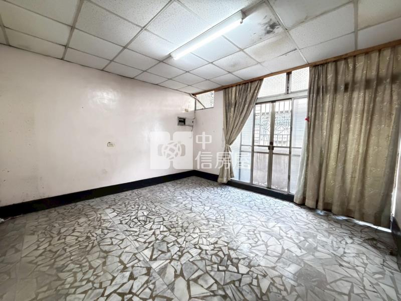 金世界透天房屋室內格局與周邊環境