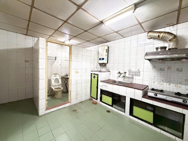 金世界透天房屋室內格局與周邊環境