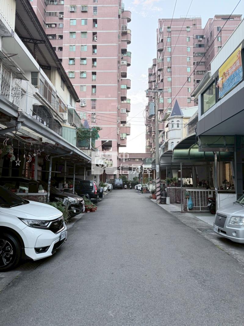 熱河崇德商圈前院車庫別墅房屋室內格局與周邊環境