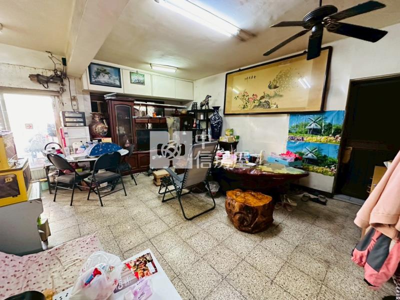 安南區公所旁1樓店面房屋室內格局與周邊環境