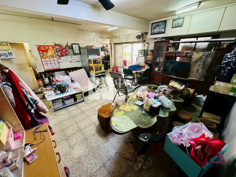安南區公所旁1樓店面房屋室內格局與周邊環境