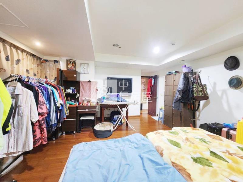 【新世紀】中正公園.將像景觀大3+1房+大車位房屋室內格局與周邊環境