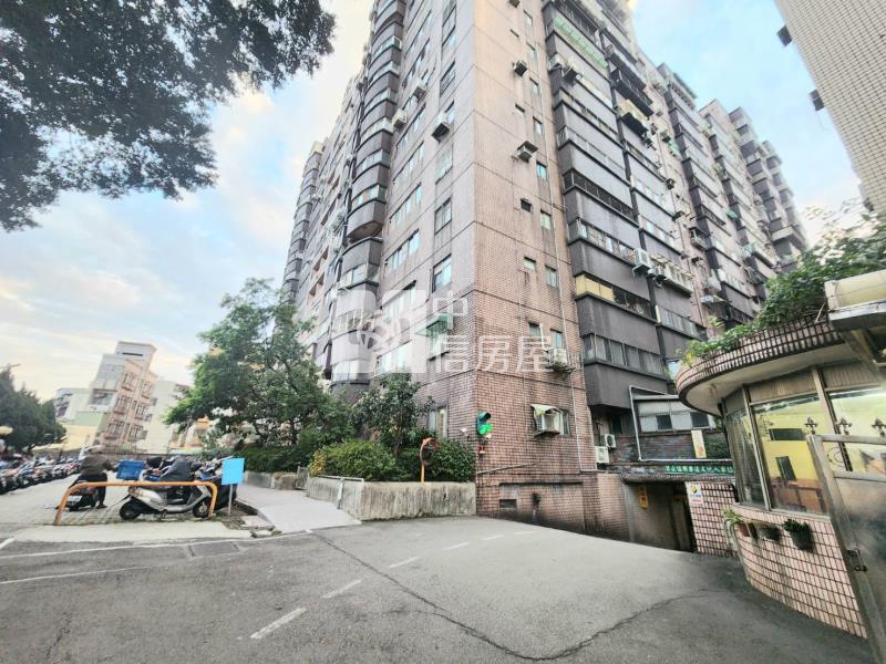 【新世紀】中正公園.將像景觀大3+1房+大車位房屋室內格局與周邊環境