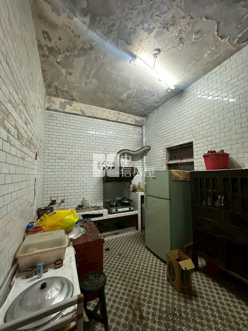 平鎮家樂福中豐路山頂段透店房屋室內格局與周邊環境