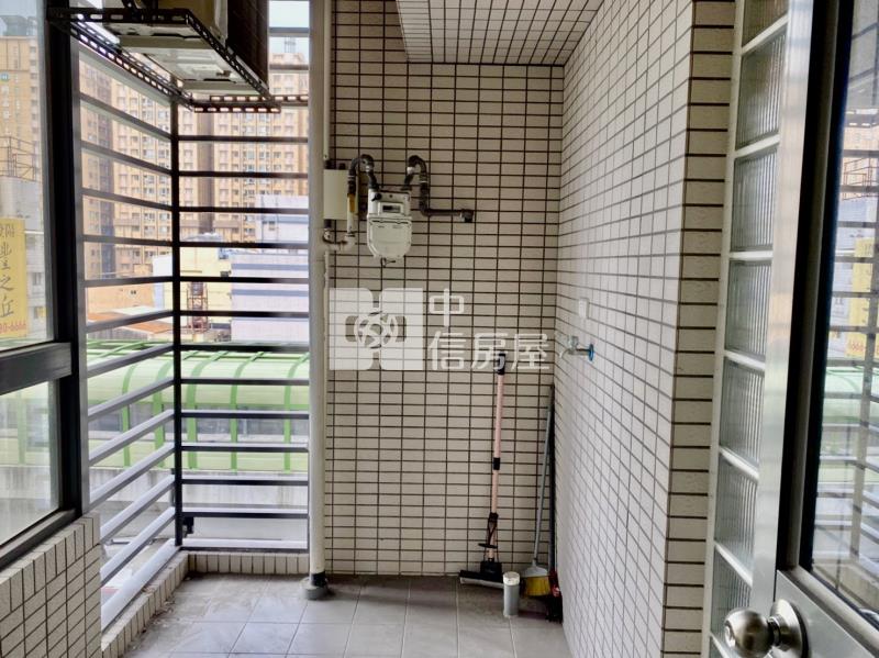 雙捷運世界之心美套房B1大平車房屋室內格局與周邊環境