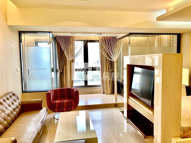 雙捷運世界之心美套房B1大平車房屋室內格局與周邊環境