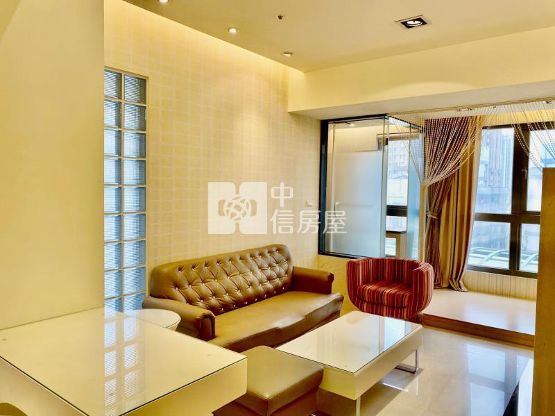 雙捷運世界之心美套房B1大平車房屋室內格局與周邊環境