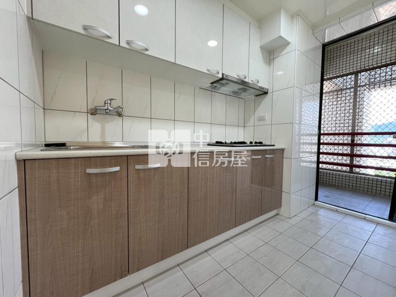 長億新平甜蜜蜜高樓層全新整理三房房屋室內格局與周邊環境