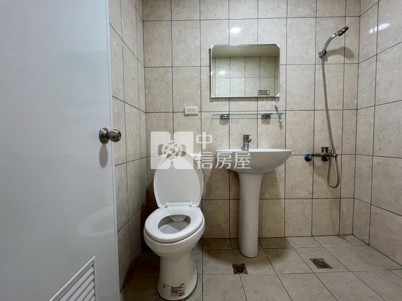 長億新平甜蜜蜜高樓層全新整理三房房屋室內格局與周邊環境