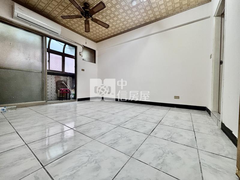 示範國宅平面車位美廈房屋室內格局與周邊環境