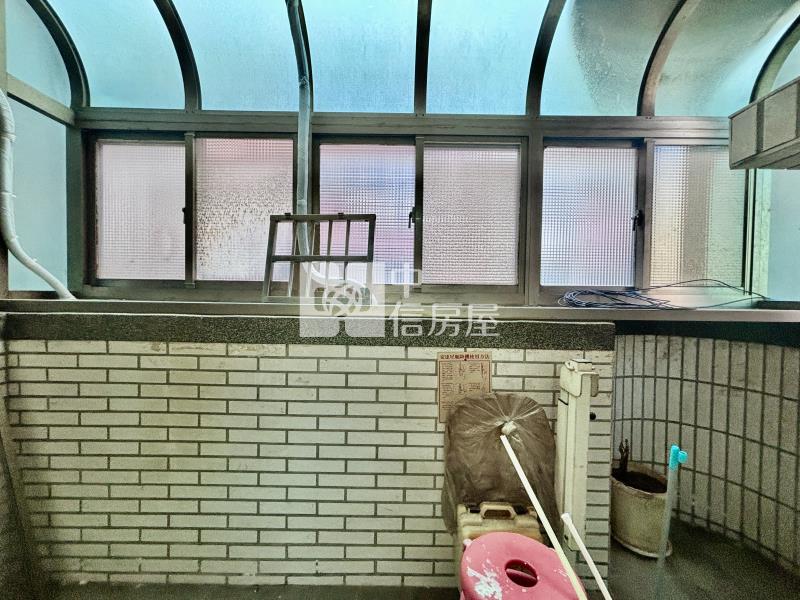 示範國宅平面車位美廈房屋室內格局與周邊環境