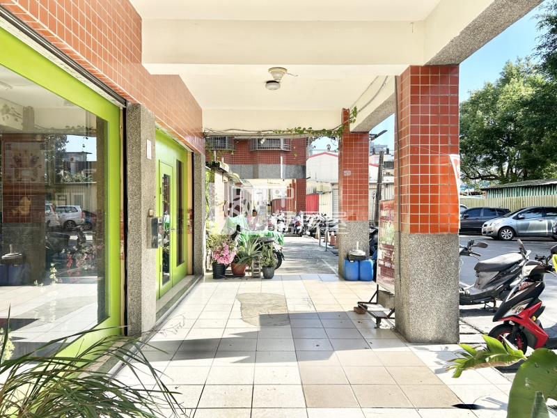 宜市新生國小增值大面寬雙店面房屋室內格局與周邊環境