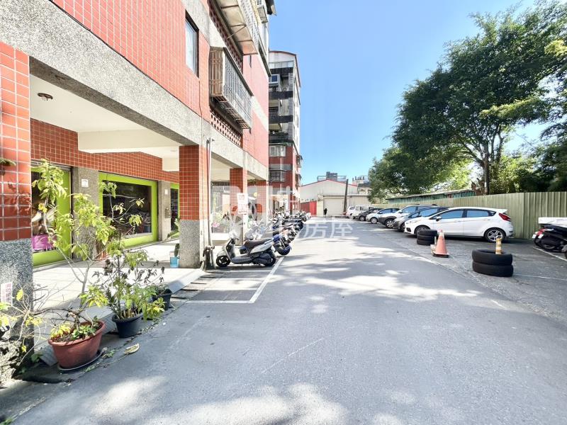 宜市新生國小增值大面寬雙店面房屋室內格局與周邊環境