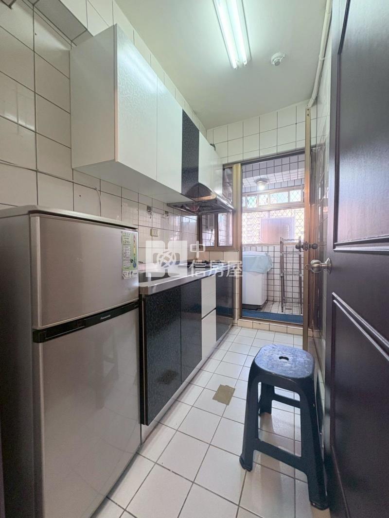 新農街採光兩房房屋室內格局與周邊環境