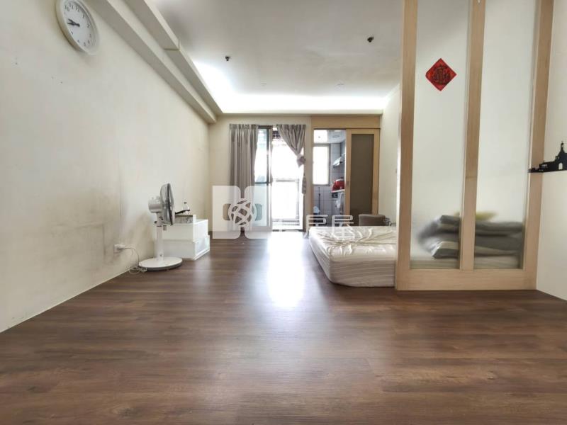 中壢SOGO百老匯大套房房屋室內格局與周邊環境