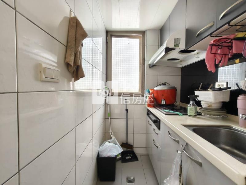 中壢SOGO百老匯大套房房屋室內格局與周邊環境